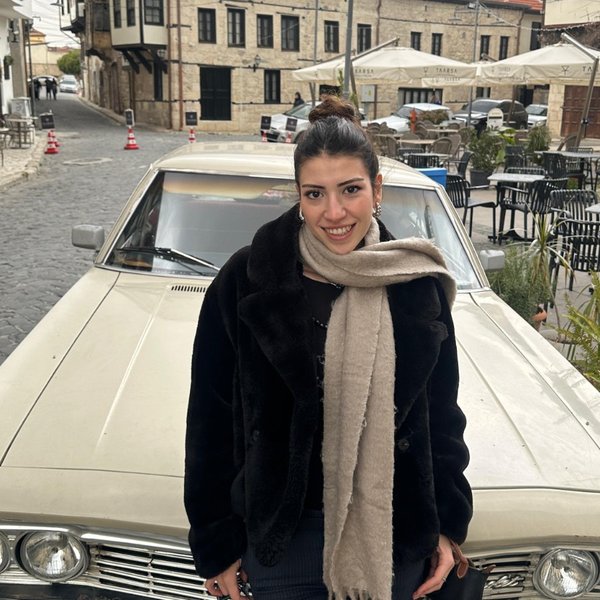 Esra Şahin